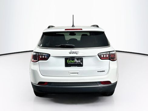 Used 2022 Jeep Compass Latitude w/ Sun and Sound Group FWD image 7