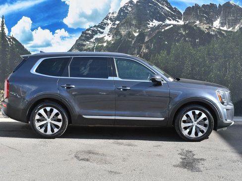 Used 2021 Kia Telluride S image 2
