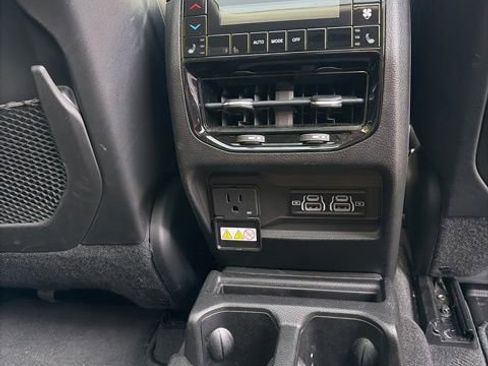 Used 2021 Jeep Grand Cherokee L Limited AWD/4WD image 27