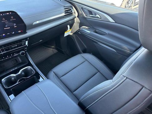 New 2026 Chevrolet Traverse LT w/ Midnight/Sport Edition image 10