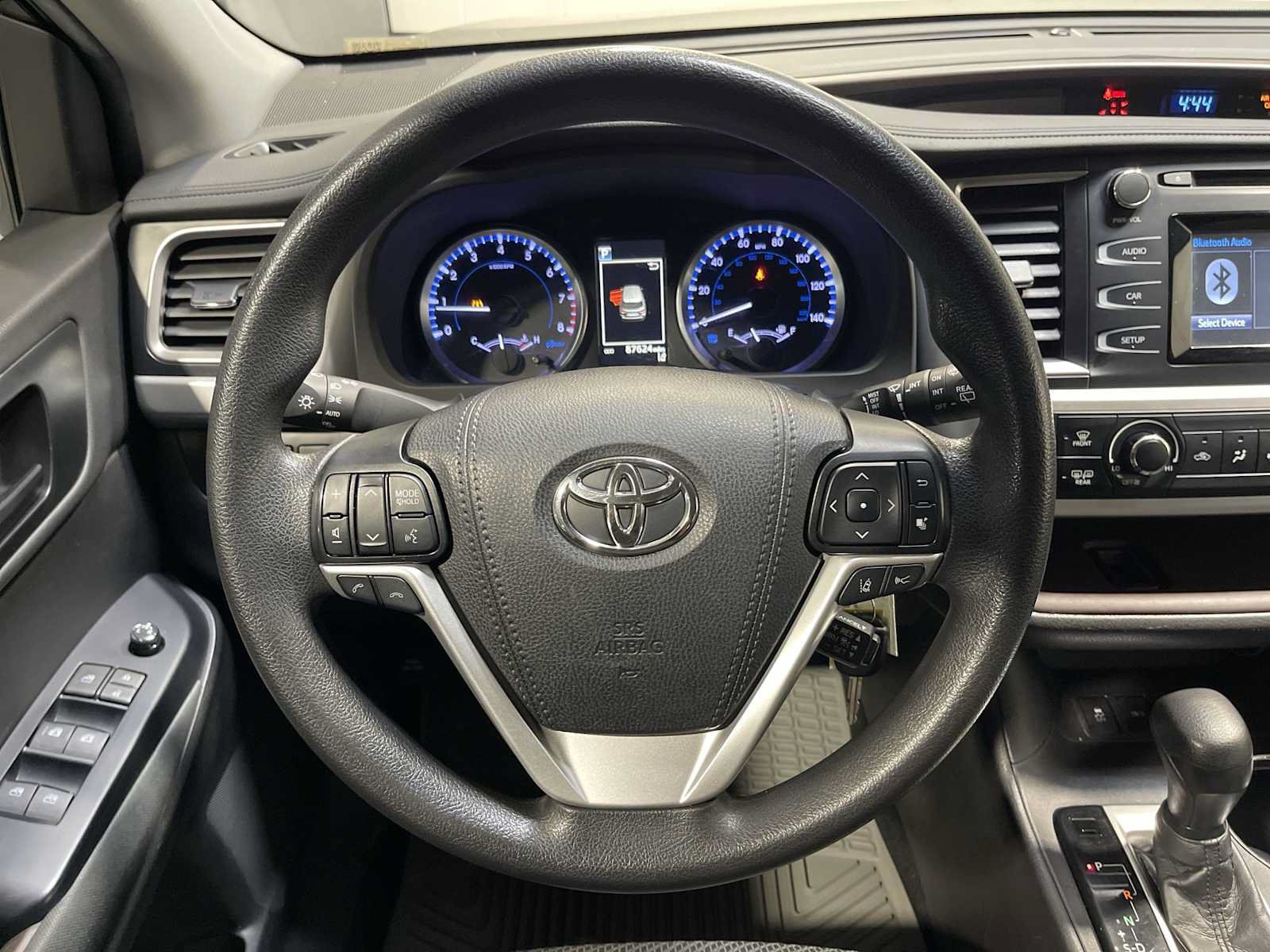 Used 2019 Toyota Highlander LE AWD/4WD image 15