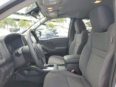 Certified 2024 Nissan Frontier S image 9
