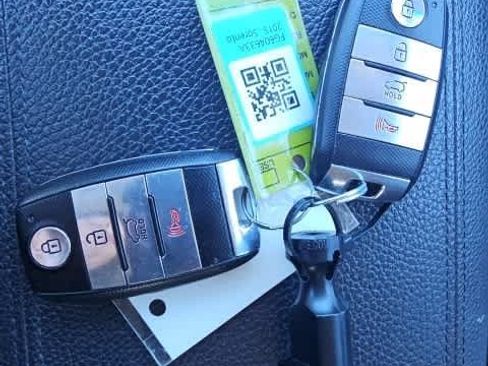 Used 2015 Kia Sorento EX image 28