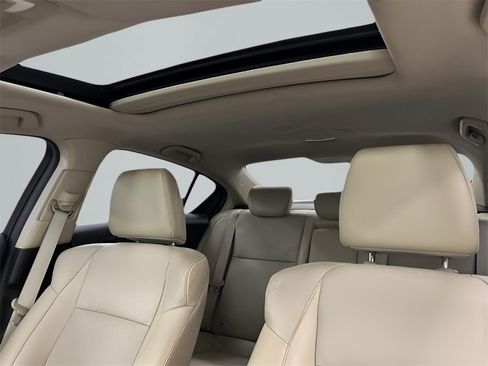 Used 2017 Acura ILX w/ Premium Package image 10