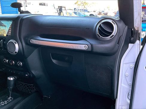 Used 2016 Jeep Wrangler Unlimited Sahara w/ Max Tow Package image 18