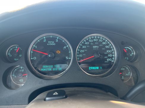 Used 2011 GMC Sierra 2500 SLT w/ SLT Convenience Package image 10