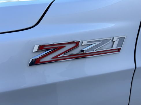 Used 2022 Chevrolet Tahoe Z71 w/ Luxury Package image 13