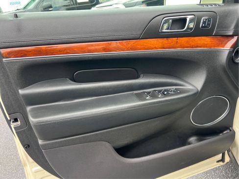 Used 2016 Lincoln MKT AWD w/ Equipment Group 201A image 17