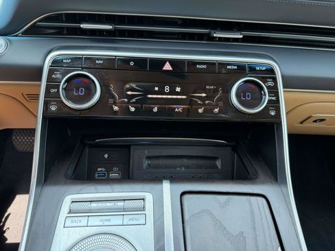 Used 2022 Genesis GV80 2.5T w/ Prestige Package 04 AWD/4WD image 26