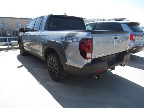 Used 2023 Honda Ridgeline Sport image 4