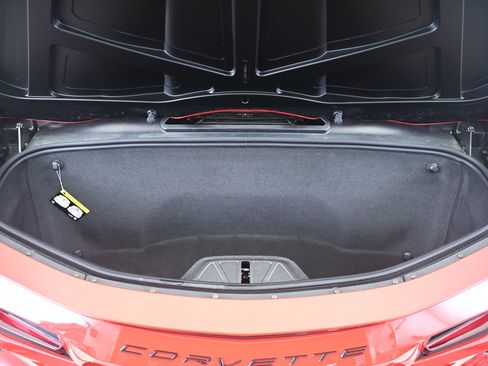 Used 2024 Chevrolet Corvette Stingray Preferred Conv w/ Battery Protection Package RWD image 19