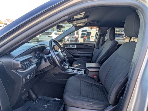 Certified 2020 Ford Explorer XLT image 16
