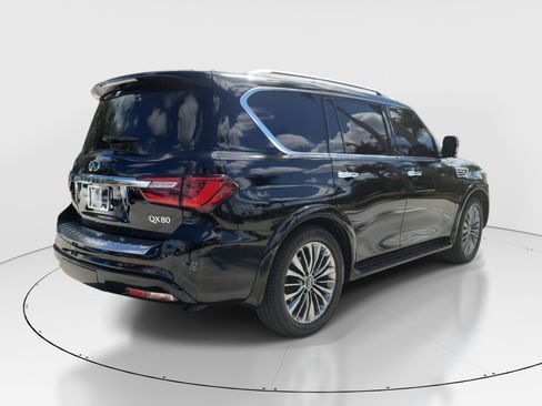 Used 2021 INFINITI QX80 Sensory w/ All-Season Package image 6