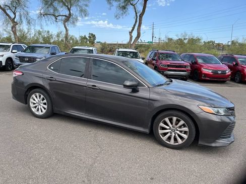 Used 2019 Toyota Camry LE FWD image 4