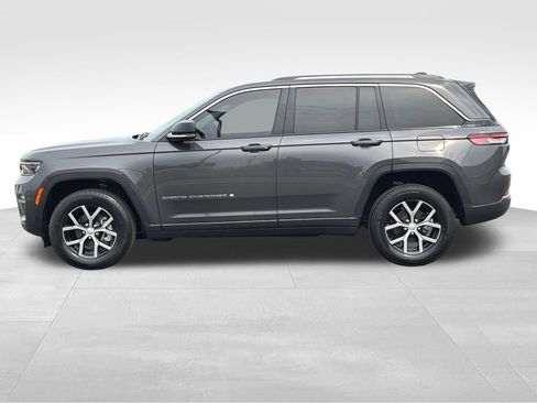 Used 2023 Jeep Grand Cherokee Limited AWD/4WD image 25