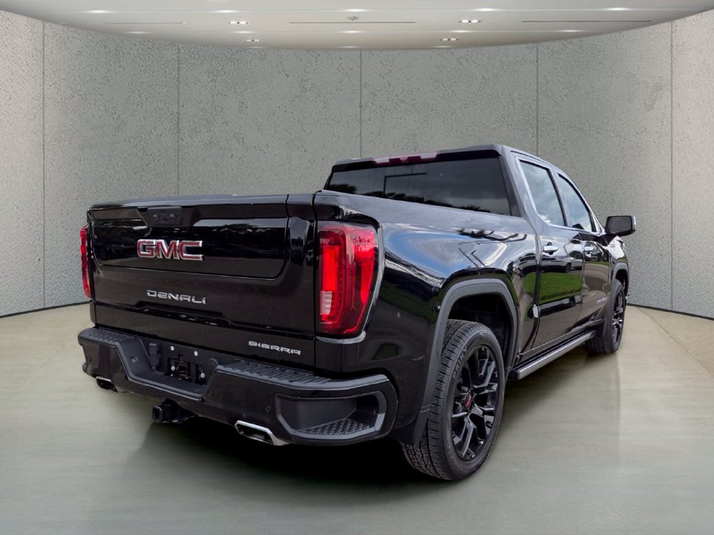 Used 2023 GMC Sierra 1500 Denali w/ Denali Carbonpro Edition AWD/4WD image 5