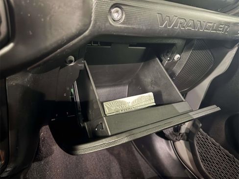 Used 2021 Jeep Wrangler Unlimited Sport image 29