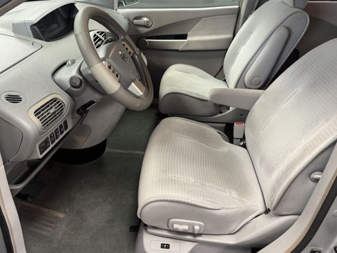 Used 2004 Nissan Quest SL w/ (SEA) Seat Pkg FWD image 9