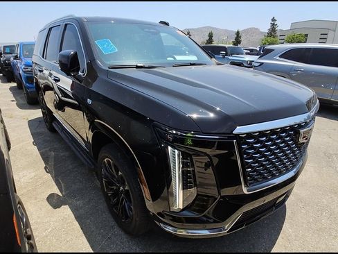 Used 2025 Cadillac Escalade Premium Luxury AWD/4WD image 2