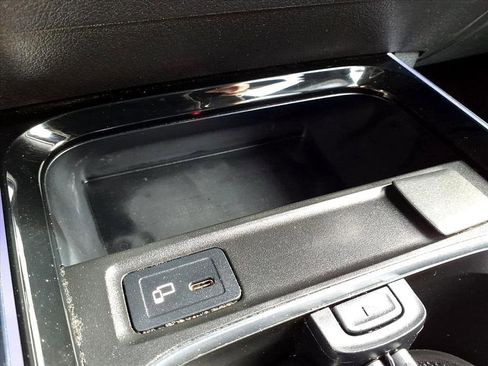 Used 2022 Mercedes-Benz GLB 35 AMG GLB 35 AMG image 25