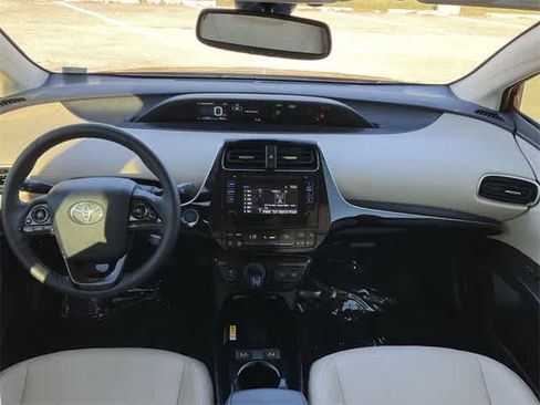 Used 2019 Toyota Prius XLE image 18