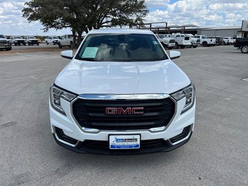 Used 2024 GMC Terrain SLE FWD image 9