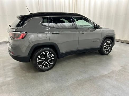 Used 2023 Jeep Compass Limited AWD/4WD image 4