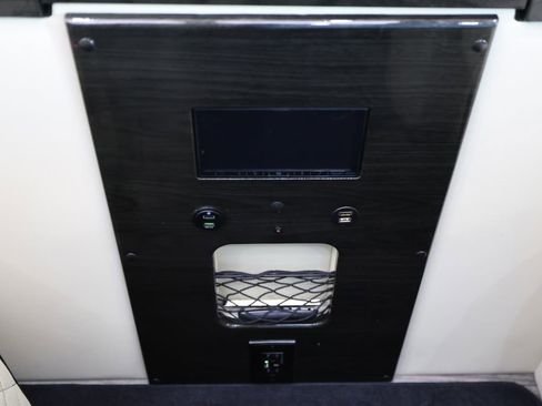 Used 2024 Mercedes-Benz Sprinter 3500 image 28