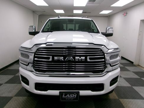 Used 2024 RAM 2500 Laramie AWD/4WD image 16