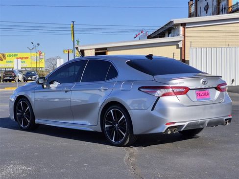 Used 2019 Toyota Camry XSE w/ Phone Cable & Charge Package image 4
