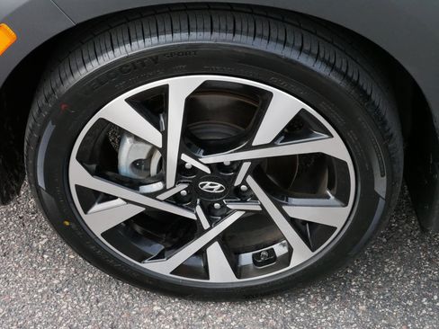 Used 2023 Hyundai Kona Limited image 15