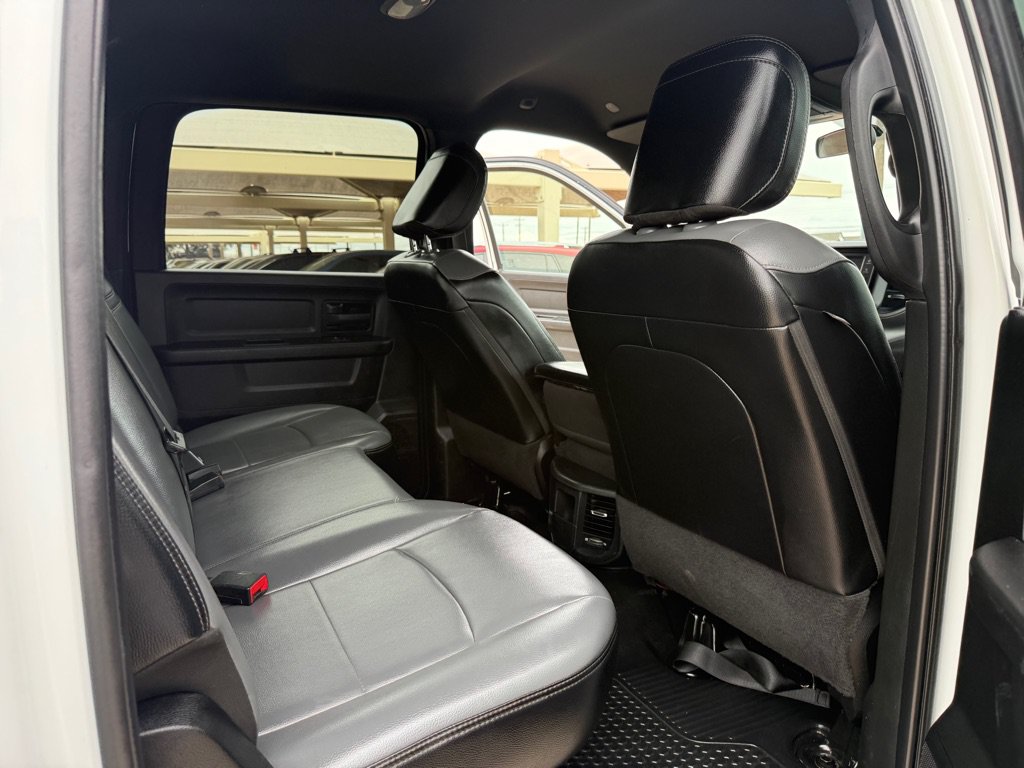 Used 2022 RAM 3500 Tradesman w/ Chrome Appearance Group AWD/4WD image 17