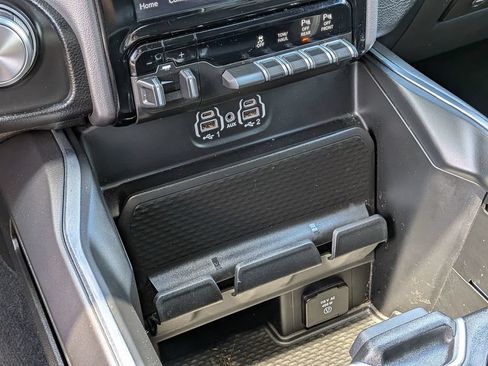 Used 2023 RAM 1500 Laramie AWD/4WD image 32