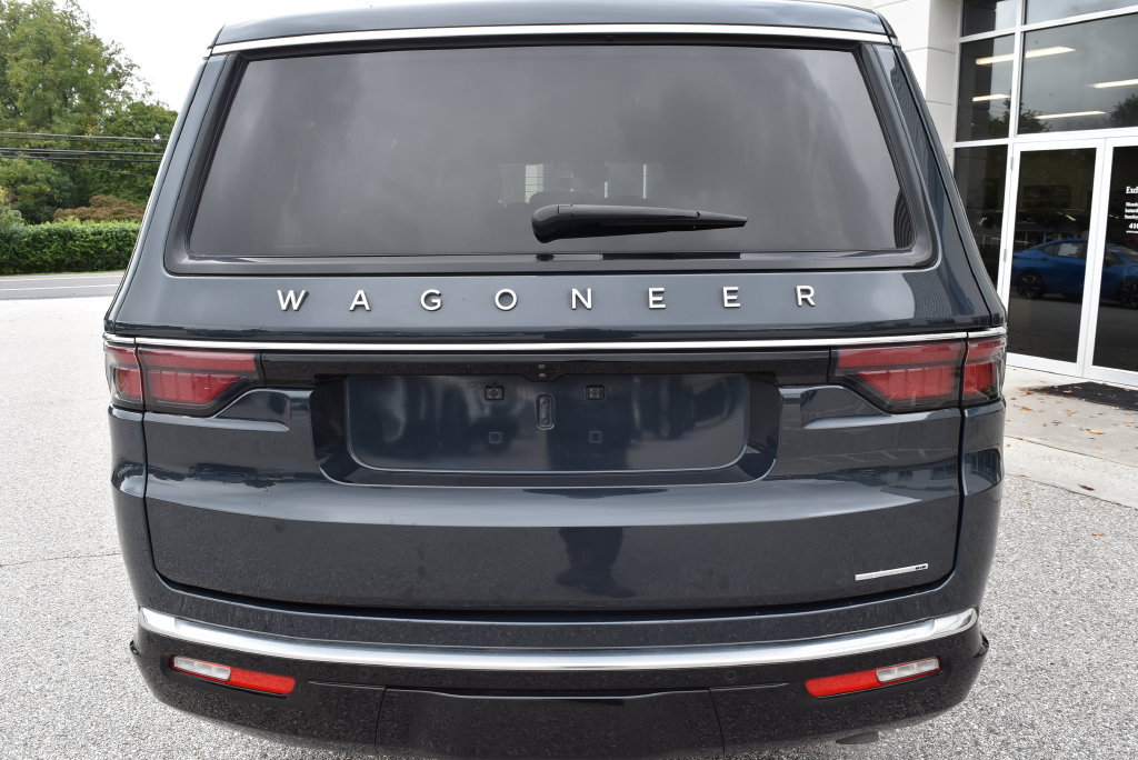 Used 2024 Jeep Wagoneer L Series II w/ Flexible Seating Group AWD/4WD image 6