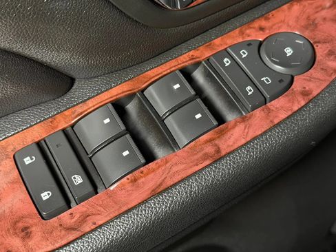 Used 2007 Chevrolet Avalanche LTZ w/ LTZ Preferred Equipment Group AWD/4WD image 24