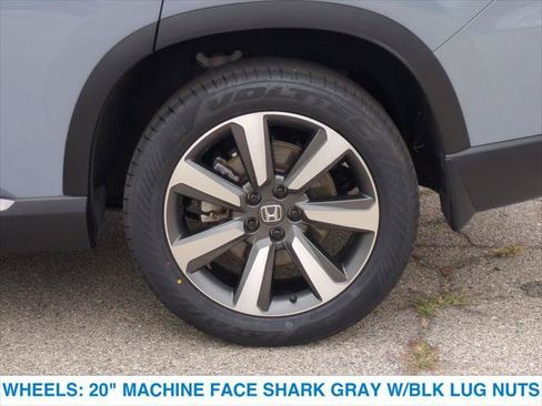 Used 2023 Honda Pilot Touring image 11