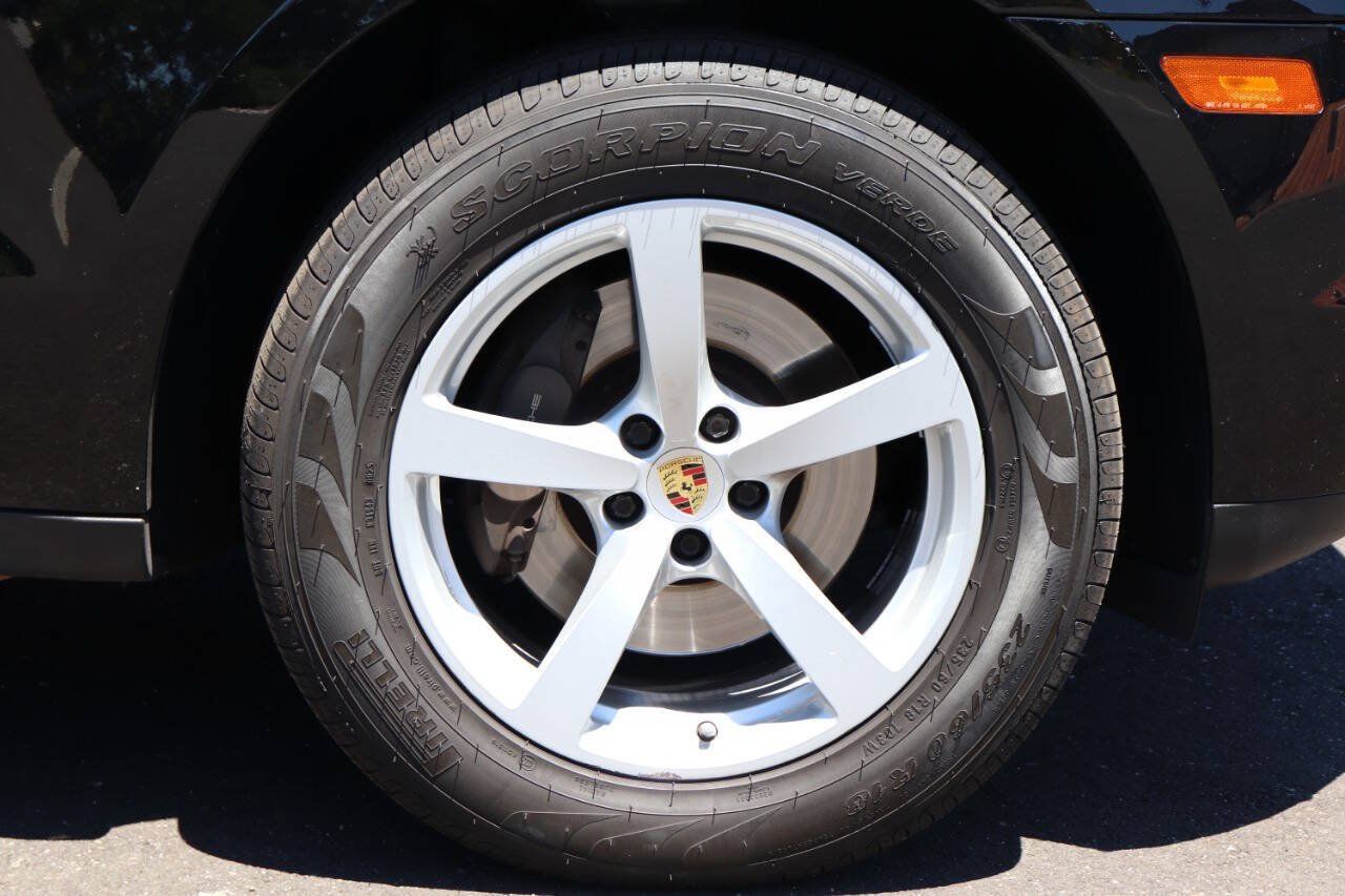 Used 2017 Porsche Macan AWD/4WD image 11