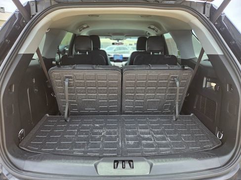 Used 2024 Ford Explorer XLT w/ Equipment Group 202A RWD image 14