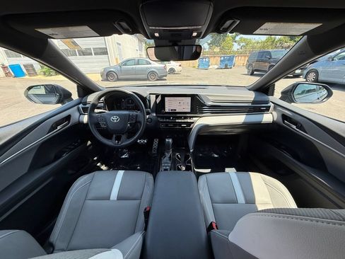 Used 2025 Toyota Camry SE w/ Convenience Package FWD image 20