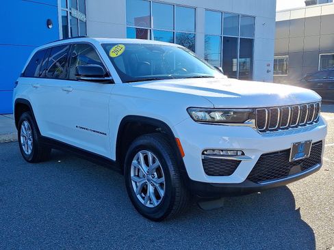 Used 2022 Jeep Grand Cherokee Limited image 3