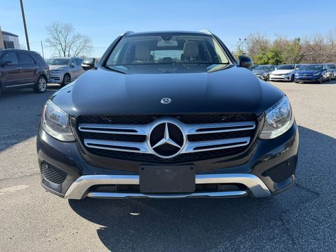 Used 2019 Mercedes-Benz GLC 300 4MATIC w/ Premium Package image 2