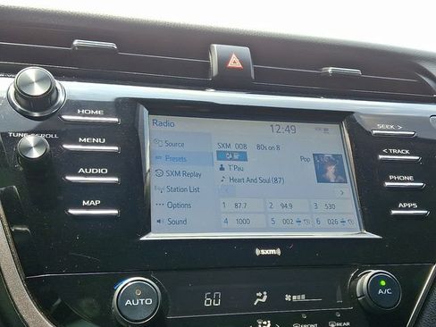 Used 2020 Toyota Camry SE FWD image 16