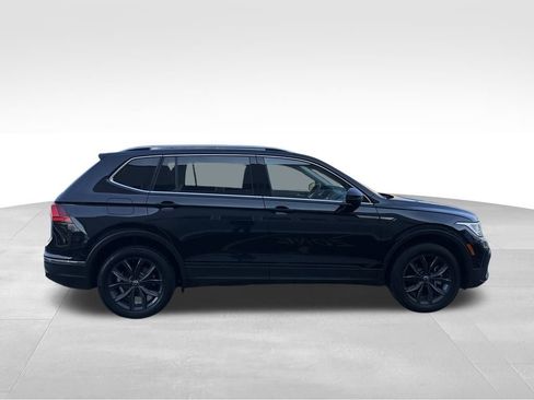 Used 2022 Volkswagen Tiguan SE image 9