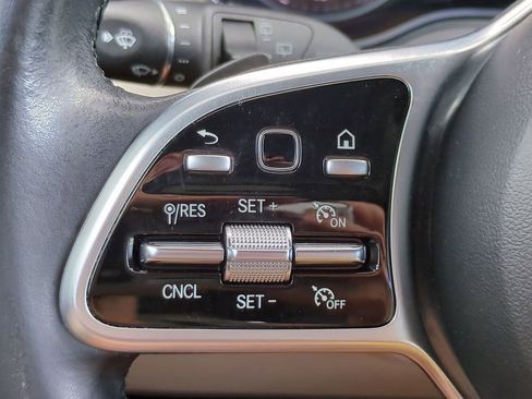 Used 2021 Mercedes-Benz GLC 300 image 25