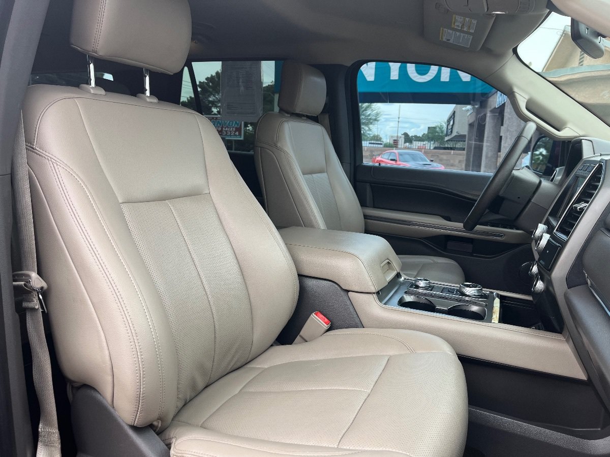 Used 2019 Ford Expedition Max XLT w/ Equipment Group 202A AWD/4WD image 38