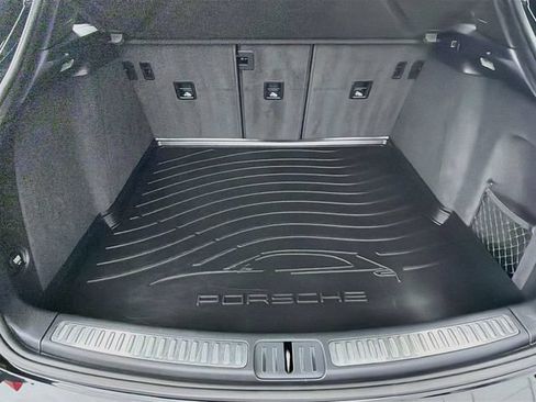 Used 2021 Porsche Macan AWD/4WD image 26
