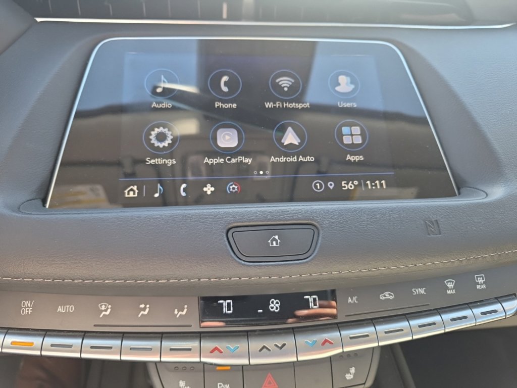Used 2021 Cadillac XT4 Luxury w/ Cold Weather Package AWD/4WD image 16