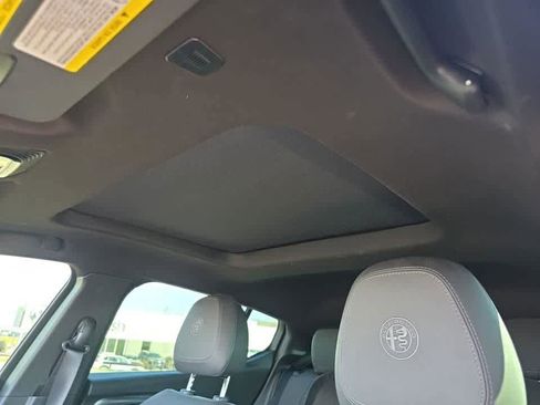 Used 2024 Alfa Romeo Tonale Veloce image 3