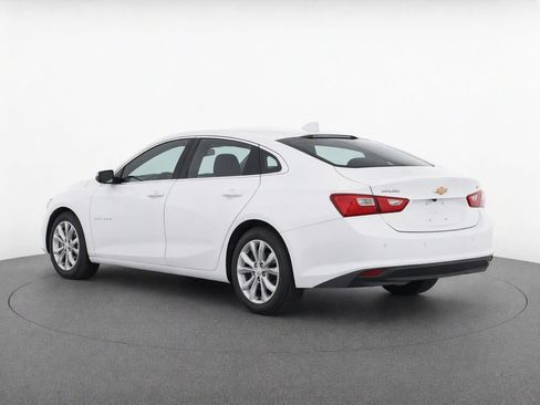 Used 2025 Chevrolet Malibu LT FWD image 3