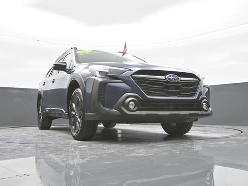 Used 2025 Subaru Outback Onyx Edition AWD/4WD image 36
